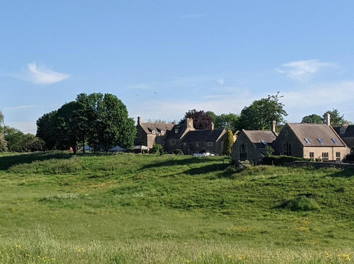 Отель The Keepers Arms Quenington Экстерьер фото